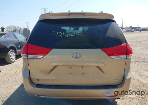 2012 Toyota Sienna Xle V6 8 Passenger from USA, damaged, VIN 5TDYK3DC5CS179527